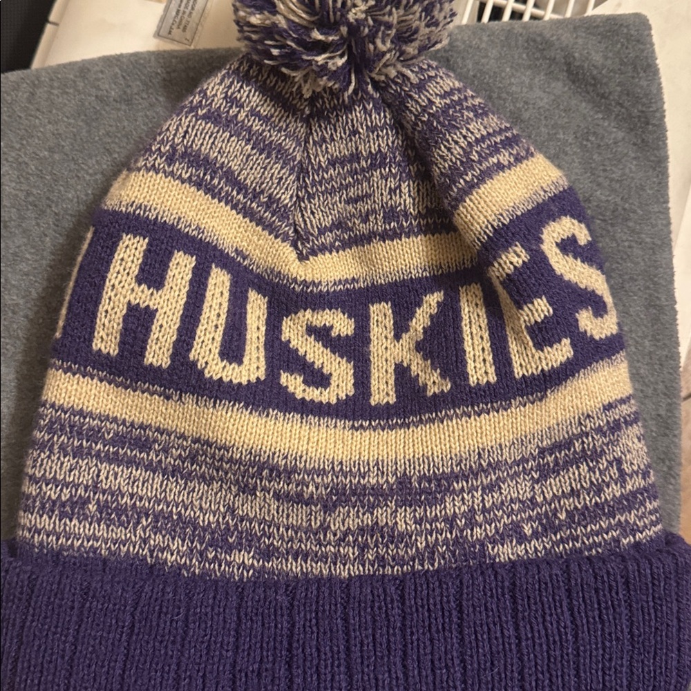 Washington Knit Beanie with Pom